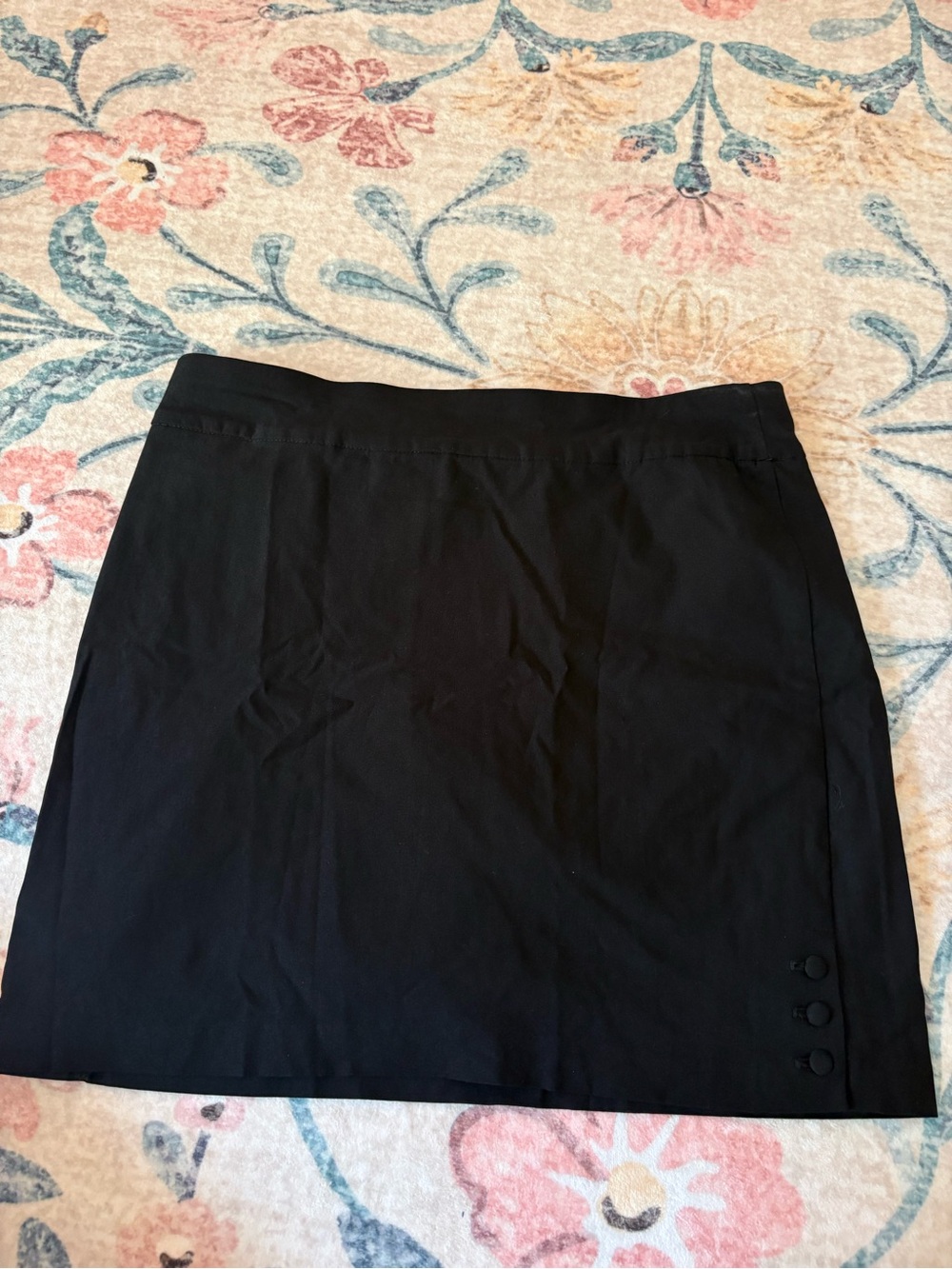 Chicos black 3 button mini skirt
